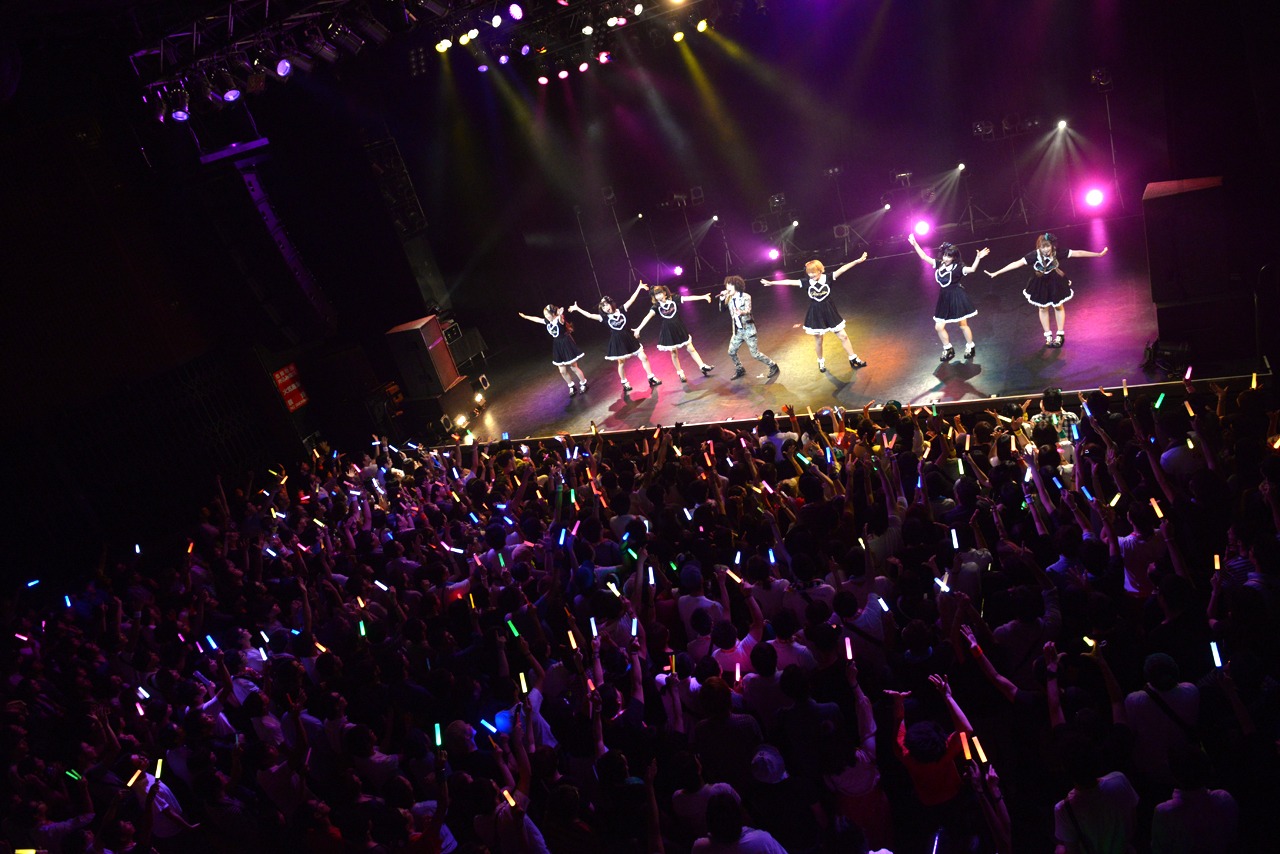 「清 竜人ハーレム▽フェスタ2015 Vol.5」（▽はハートマーク）初日公演の様子。