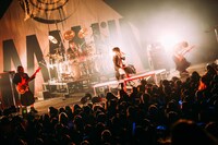 DEZERT（撮影：西槇太一）