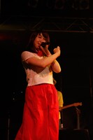 かれん（写真提供：ソニー・ミュージックレコーズ）