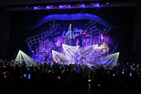 昨日9月5日に神奈川・厚木市文化会館で行われた「Crazy Party Night 2015」初日公演の様子。（Photo by Aki Ishii, Yosuke Kamiyama）