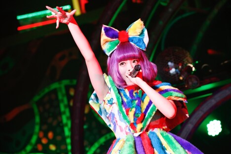 きゃりーぱみゅぱみゅ（Photo by Aki Ishii, Yosuke Kamiyama）