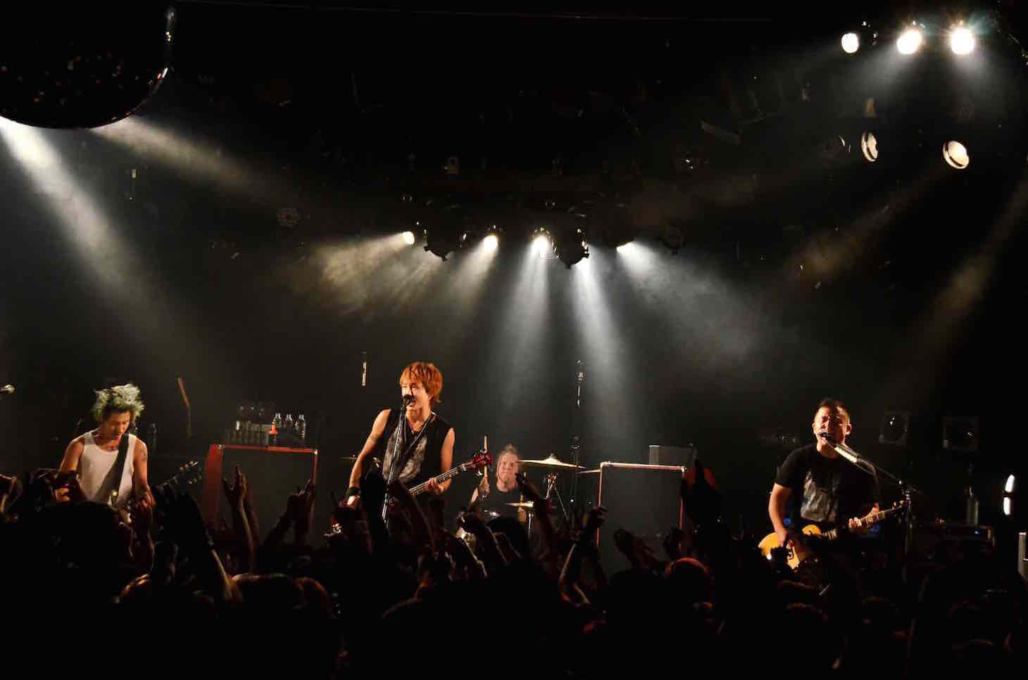 「J LIVE TOUR 2015 - Live On Instinct -」の様子。（Photo by Naoe Tanimoto）