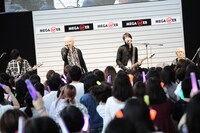 「カスタマイZ 全国行脚 絆のぶっちぎりツアー秋!!!!“凱旋×Crusher”」初日公演の様子。（撮影：岡本麻衣）