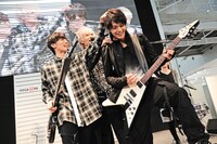 「カスタマイZ 全国行脚 絆のぶっちぎりツアー秋!!!!“凱旋×Crusher”」初日公演の様子。（撮影：岡本麻衣）