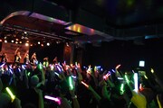 「PiiiiiiiN“愛ある青春ROCK NIGHT!”JAPAN TOUR 2015」名古屋公演の様子。