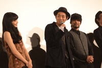 舞台挨拶の様子。