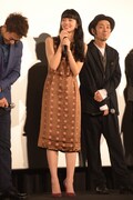 完成作品を観て、「こんなに足からなめるように撮られていたんだ」と驚いたと話す小松菜奈。