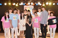 中島美嘉と「表参道高校合唱部！」出演者たち。 (c)TBS