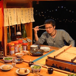 横山健「帰ってきた居酒屋けんちゃん」に綾小路翔、山口隆、谷中敦ら来店