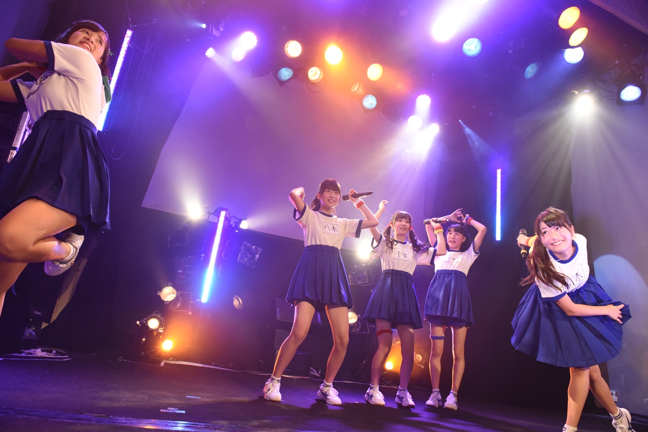 ぷちぱすぽ☆1stフリーワンマンライブ「アイドルはスポーツだ！」の様子。