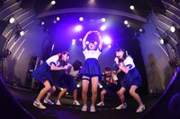 ぷちぱすぽ☆1stフリーワンマンライブ「アイドルはスポーツだ！」の様子。