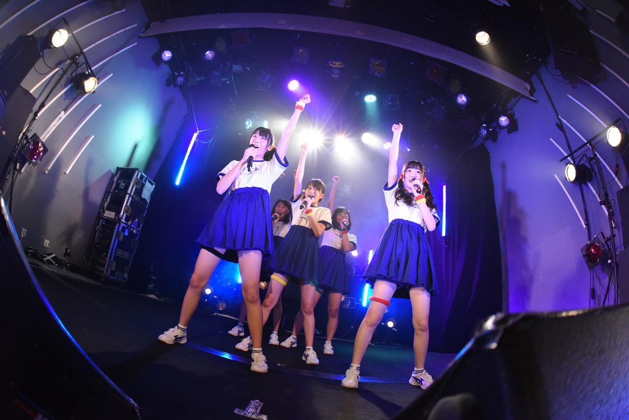 ぷちぱすぽ☆1stフリーワンマンライブ「アイドルはスポーツだ！」の様子。