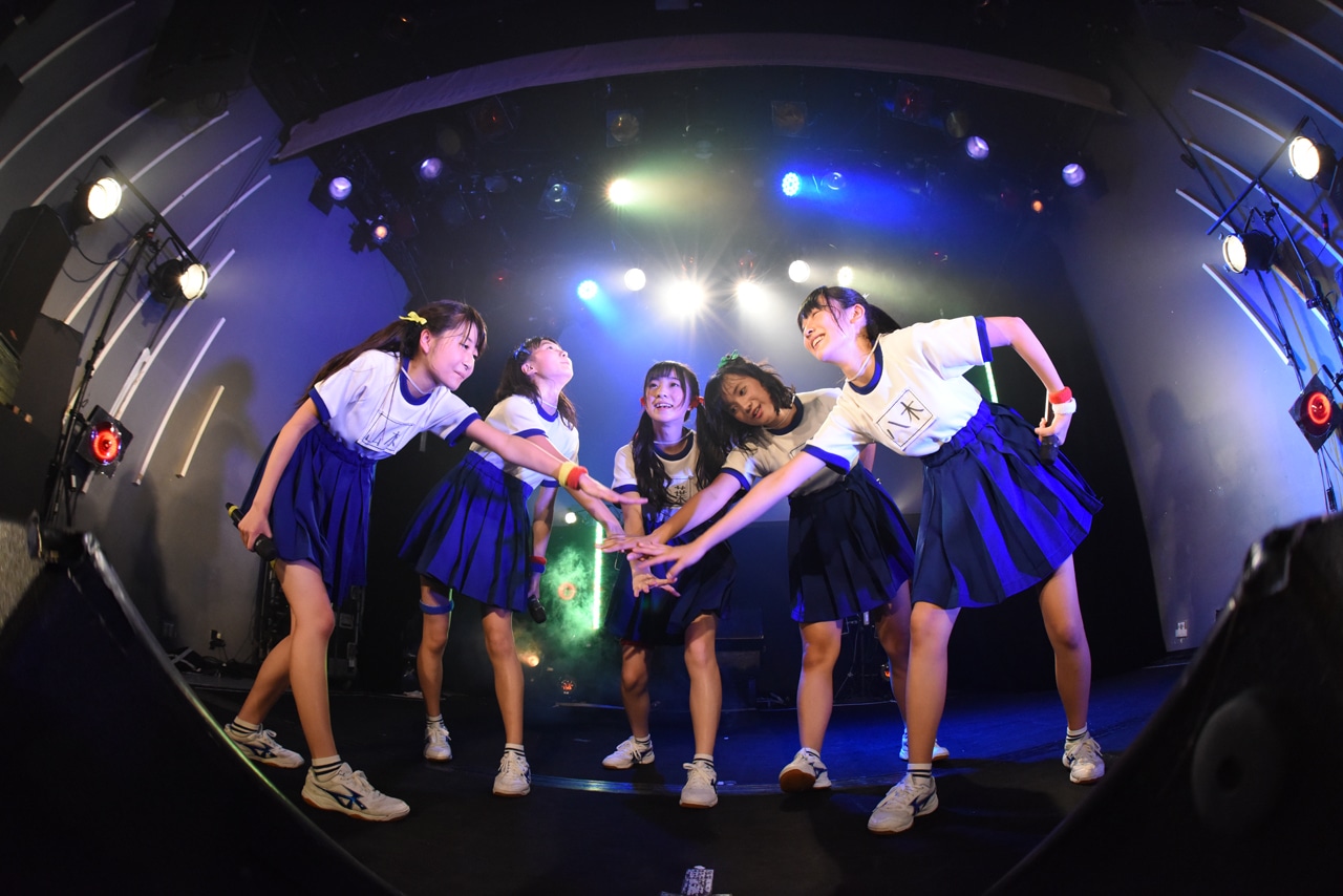 ぷちぱすぽ☆1stフリーワンマンライブ「アイドルはスポーツだ！」の様子。