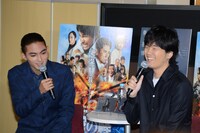 「Q & A」発売記念イベントの様子。