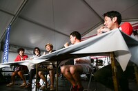 ABCラジオ「よなよな火曜日」公開収録の様子。ゲストは真心ブラザーズ。