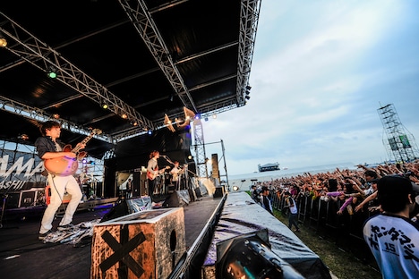 フレデリックのライブの様子。（撮影：米田真也）