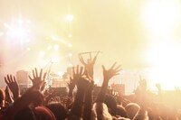 クリープハイプのライブの様子。（撮影：渡邉一生）