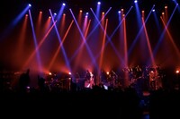 木村カエラ「GO! SHOW TIME」の様子。（撮影：小境勝巳）