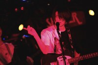 土肥大人（Vo, G / セプテンバーミー）（撮影：ハヤシサトル）