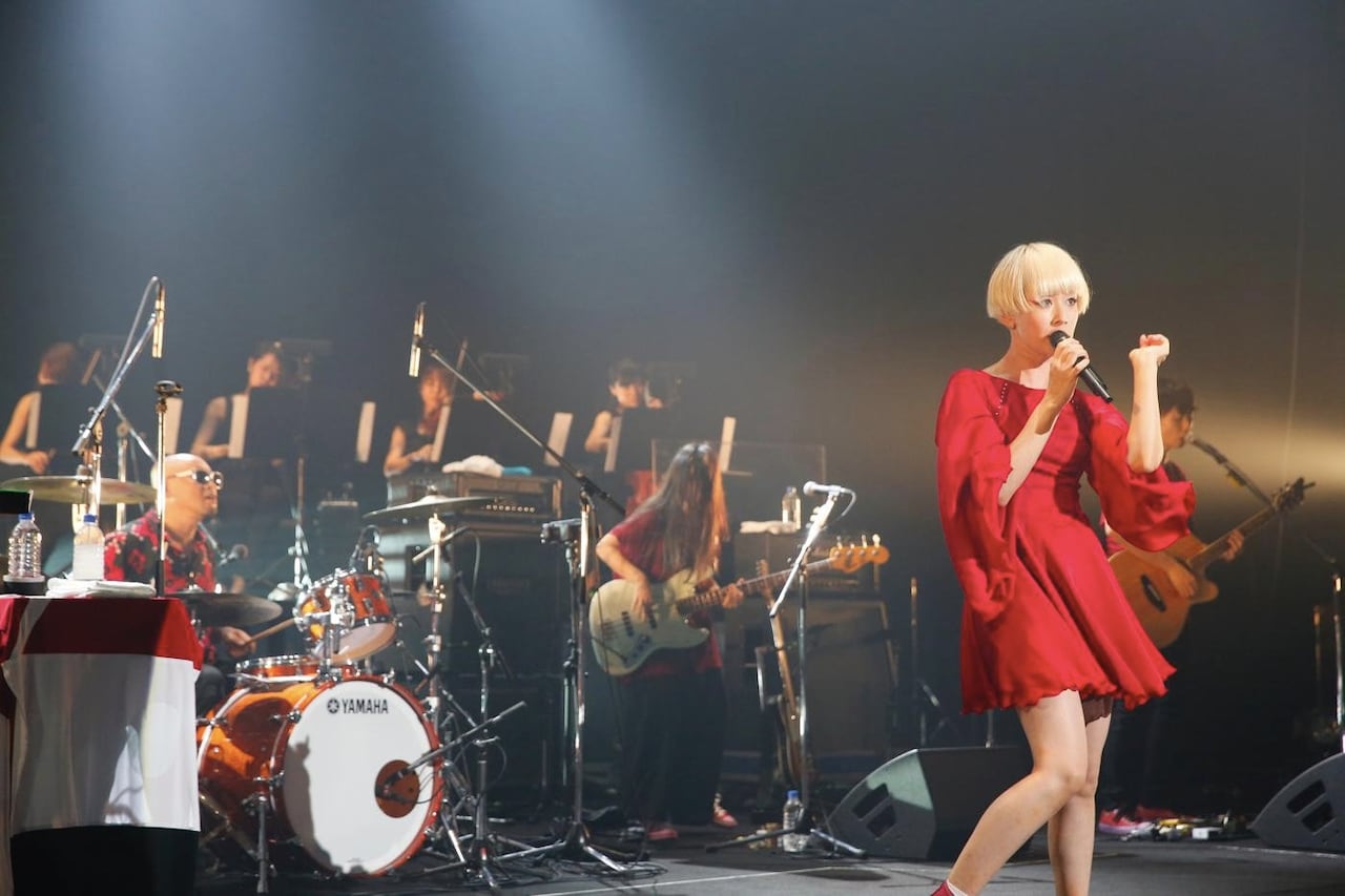 木村カエラ、ヒイズミマサユ機バンド＆ストリングス初導入のフリーライブ遂行