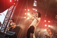 熱湯CM「フラカン12.19日本武道館」の様子。（撮影：渡邉一生）