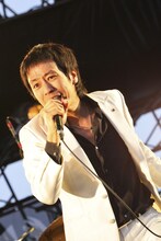 SCOOBIE DOのライブの様子。（撮影：渡邉一生）