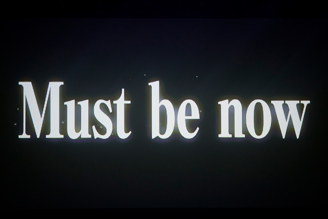 シングル「Must be now」のリリースをアナウンスする映像の1シーン。(c) NMB48
