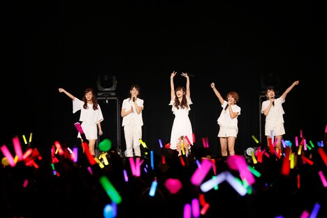 「℃-ute Cutie Circuit 2015 ～9月10日は℃-uteの日～」の様子。（写真提供：アップフロントエージェンシー）