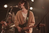 橋本薫（Vo, G / Helsinki Lambda Club）（撮影：児玉駿介）