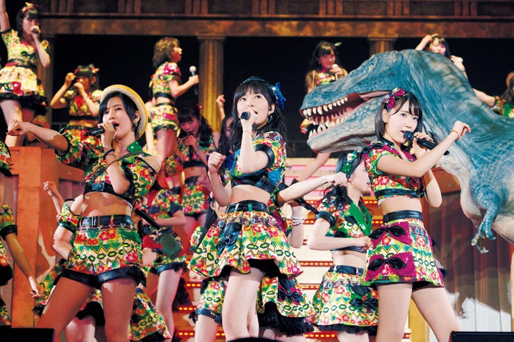 HKT48「HKT48全国ツアー～全国統一終わっとらんけん～ FINAL in 横浜アリーナ」ブックレット写真 (c)AKS