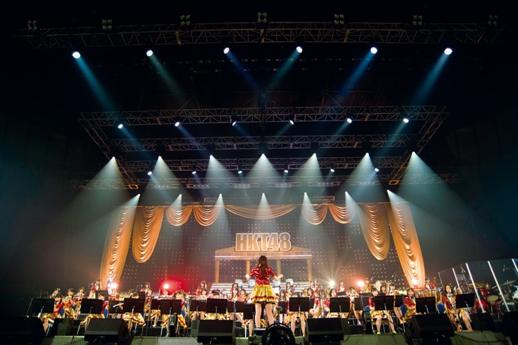 HKT48「HKT48全国ツアー～全国統一終わっとらんけん～ FINAL in 横浜アリーナ」ブックレット写真 (c)AKS