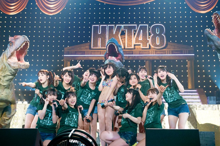 HKT48「HKT48全国ツアー～全国統一終わっとらんけん～ FINAL in 横浜アリーナ」ブックレット写真 (c)AKS