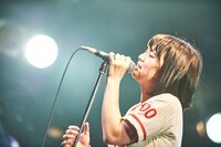 あやき（Vo）（提供：ポニーキャニオン）