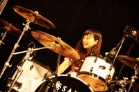 まゆこ（Dr）（提供：ポニーキャニオン）