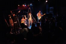 挫・人間「あなたの心にテレポート～アルバムの曲全部やるまで帰れま10～」東京・新宿red cloth公演の様子。（撮影：松本時代）