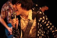 下川リオ（Vo, G）（撮影：松本時代）