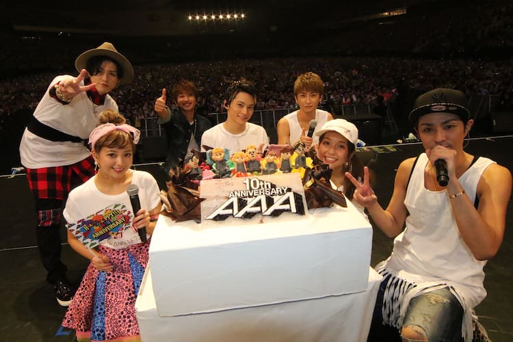 a 観客やスタッフ祝福の10周年記念日ライブで西島隆弘号泣 音楽ナタリー a 観客やスタッフ祝福の10周年記念日ライブで西島隆弘号泣 音楽ナタリー