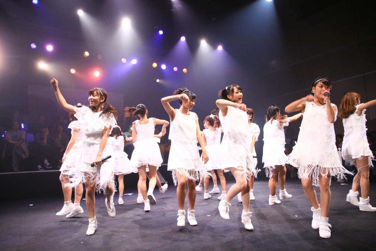 LinQ「360°LIVE」福岡・天神ベストホール公演の様子。（写真提供：ジョブ・ネット）