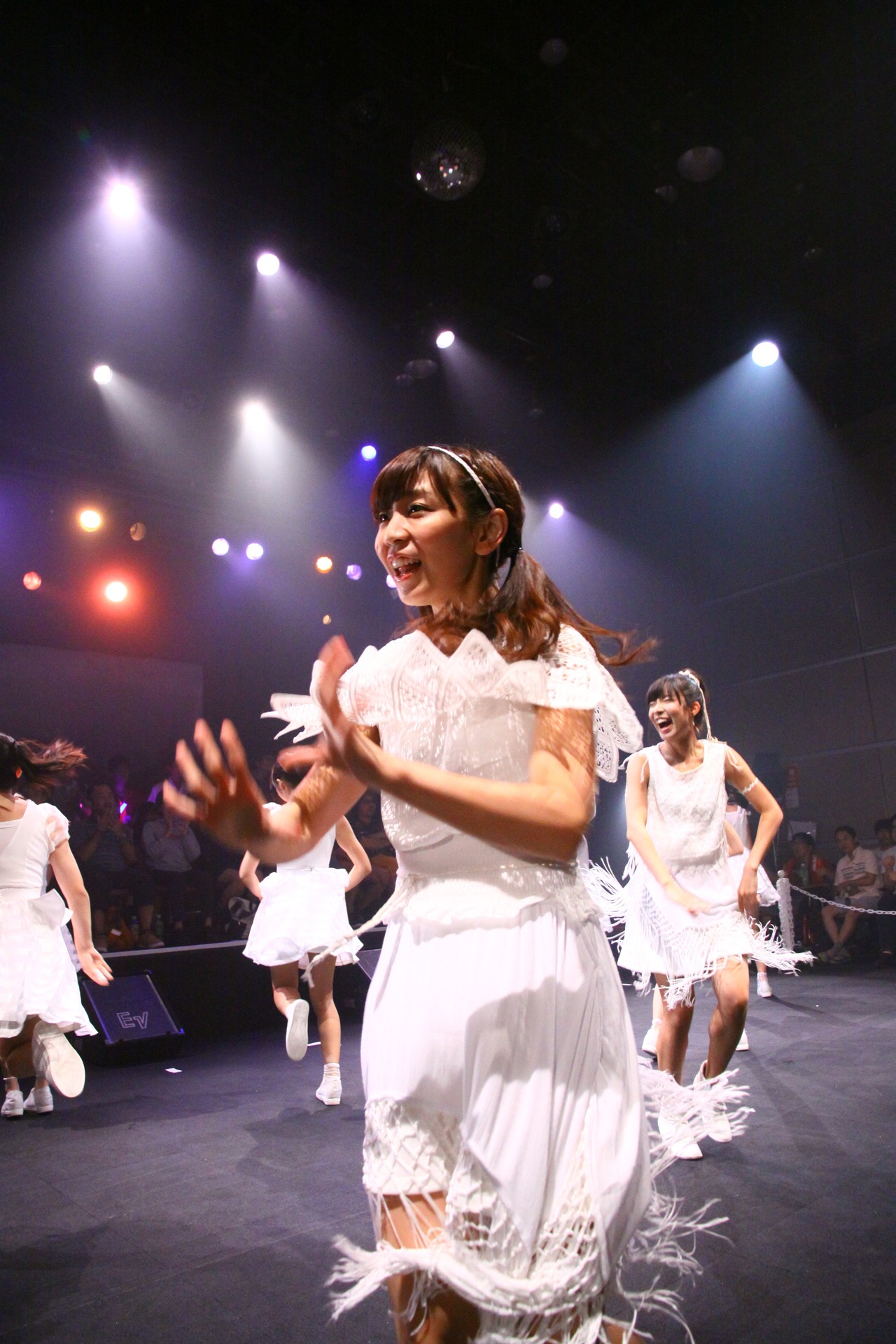 LinQ「360°LIVE」福岡・天神ベストホール公演の様子。（写真提供：ジョブ・ネット）