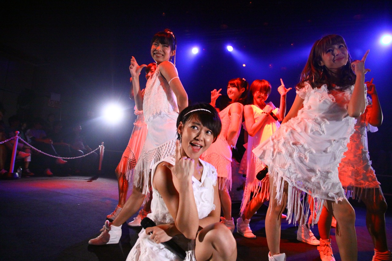 LinQ「360°LIVE」福岡・天神ベストホール公演の様子。（写真提供：ジョブ・ネット）