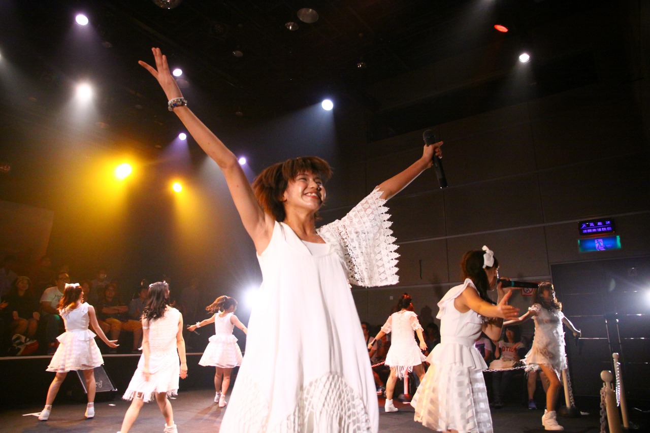 LinQ「360°LIVE」福岡・天神ベストホール公演の様子。（写真提供：ジョブ・ネット）