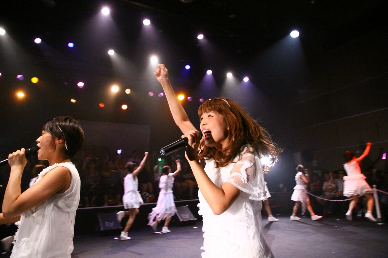 LinQ「360°LIVE」福岡・天神ベストホール公演の様子。（写真提供：ジョブ・ネット）