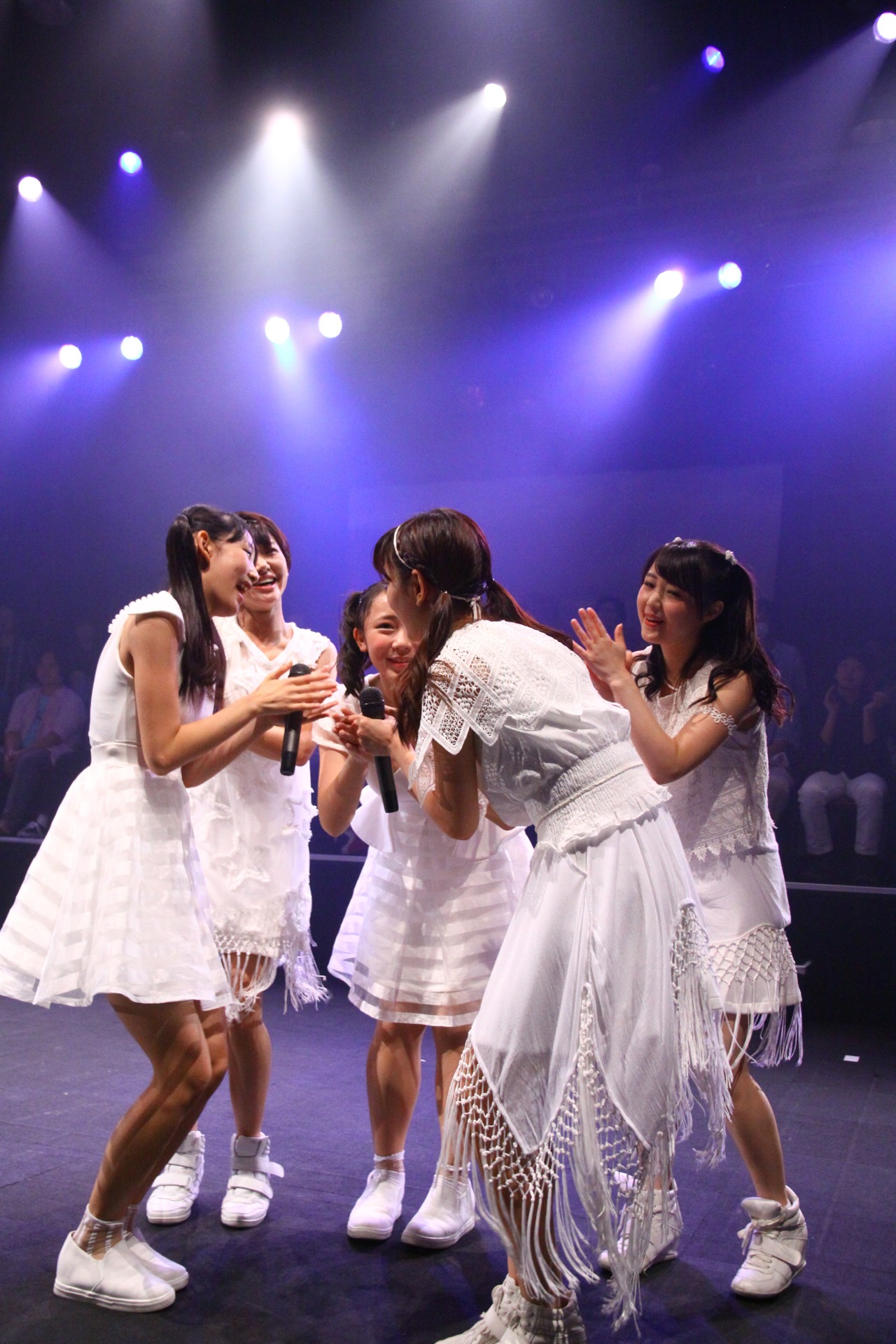 LinQ「360°LIVE」福岡・天神ベストホール公演の様子。（写真提供：ジョブ・ネット）