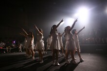 LinQ「360°LIVE」福岡・天神ベストホール公演の様子。（写真提供：ジョブ・ネット）
