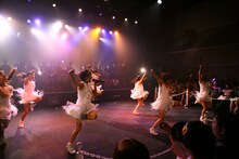 LinQ「360°LIVE」福岡・天神ベストホール公演の様子。（写真提供：ジョブ・ネット）