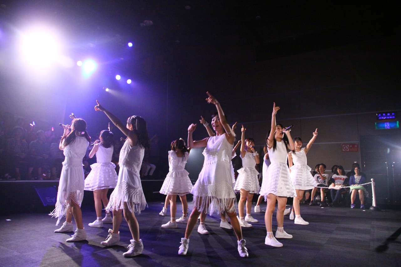 LinQ「360°LIVE」福岡・天神ベストホール公演の様子。（写真提供：ジョブ・ネット）