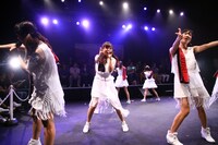 LinQ「360°LIVE」福岡・天神ベストホール公演の様子。（写真提供：ジョブ・ネット）