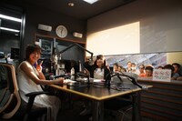 FM FUKUOKA「ピザクック presents ぐるっとまあるいLinQの『わ』」公開生放送の様子。（写真提供：ジョブ・ネット）