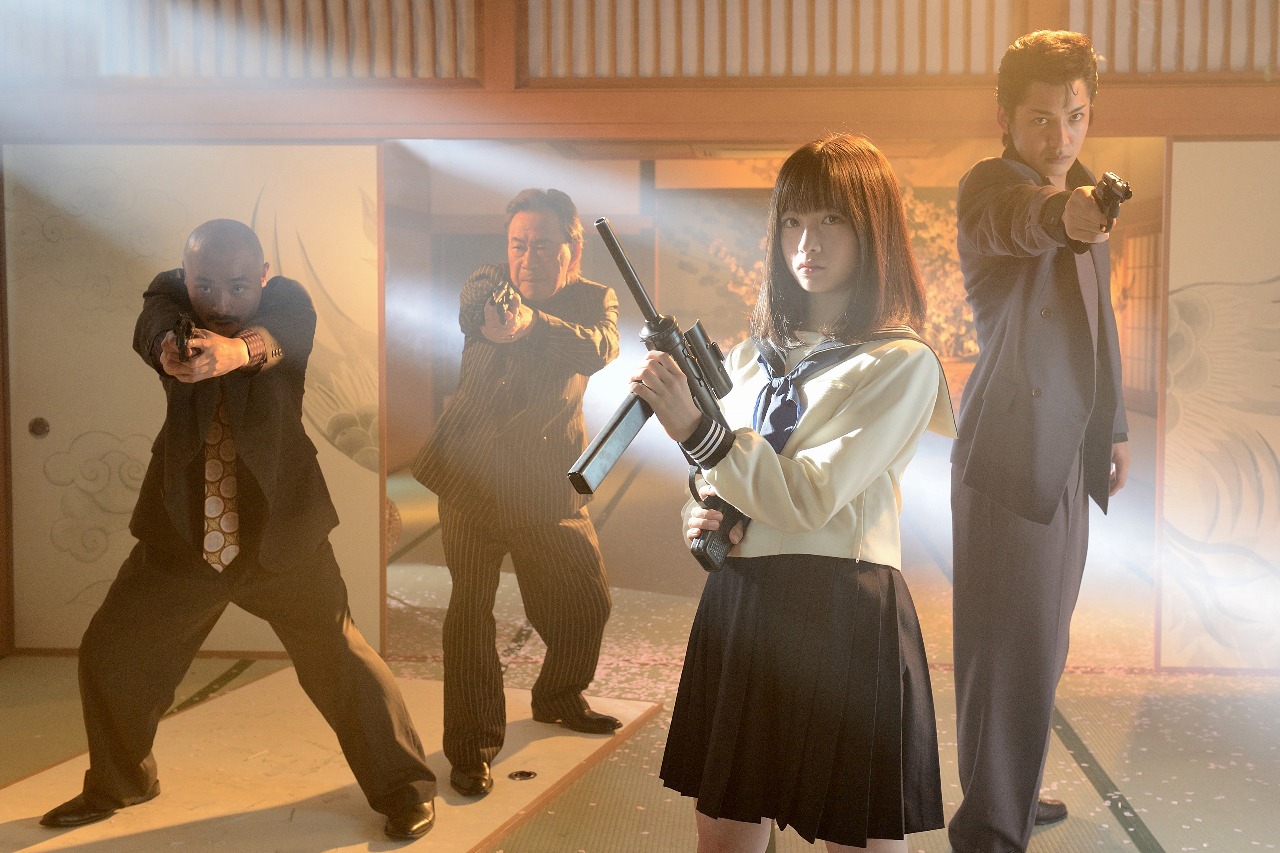 「セーラー服と機関銃 -卒業-」のワンシーン。 (c)2016「セーラー服と機関銃 -卒業-」製作委員会