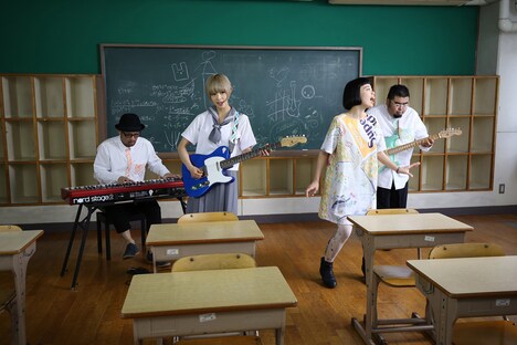 夕食ホット「1903」ミュージックビデオ撮影の様子。